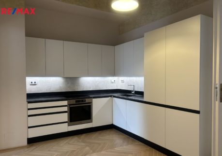 Luxusní byt 4+1, 148 m², k pronájmu v prestižní lokalitě Prahy 1, ul. Havelská